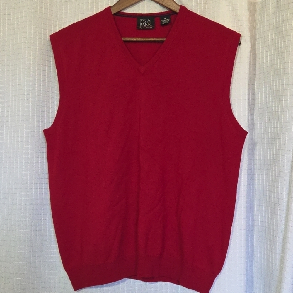 The Jos A Bank Men's 100% Merino Wool Sweater Vest Maroon Size M
